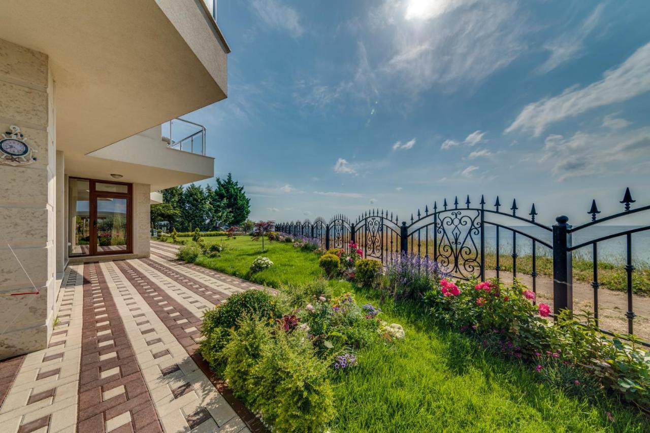 Apartcomplex Golden Bay Ravda Eksteriør bilde