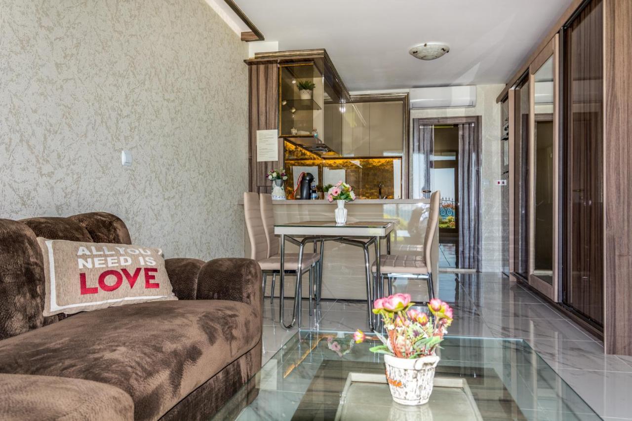 Apartcomplex Golden Bay Ravda Eksteriør bilde