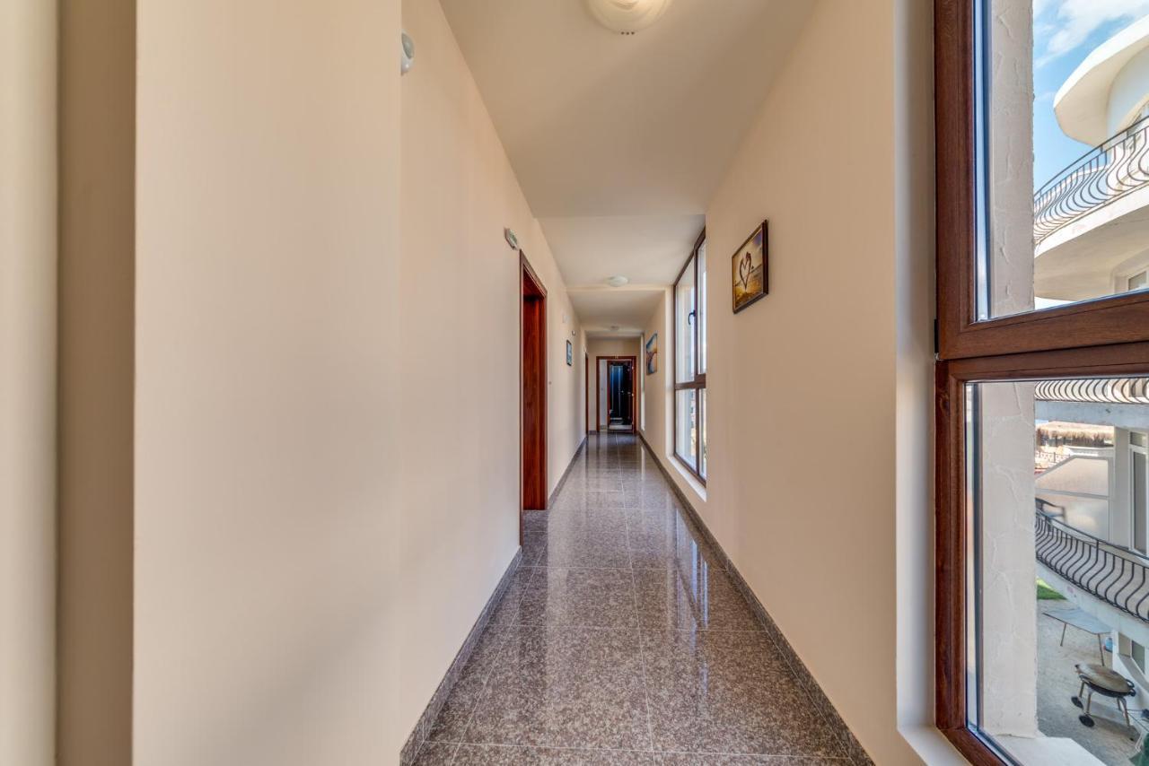Apartcomplex Golden Bay Ravda Eksteriør bilde