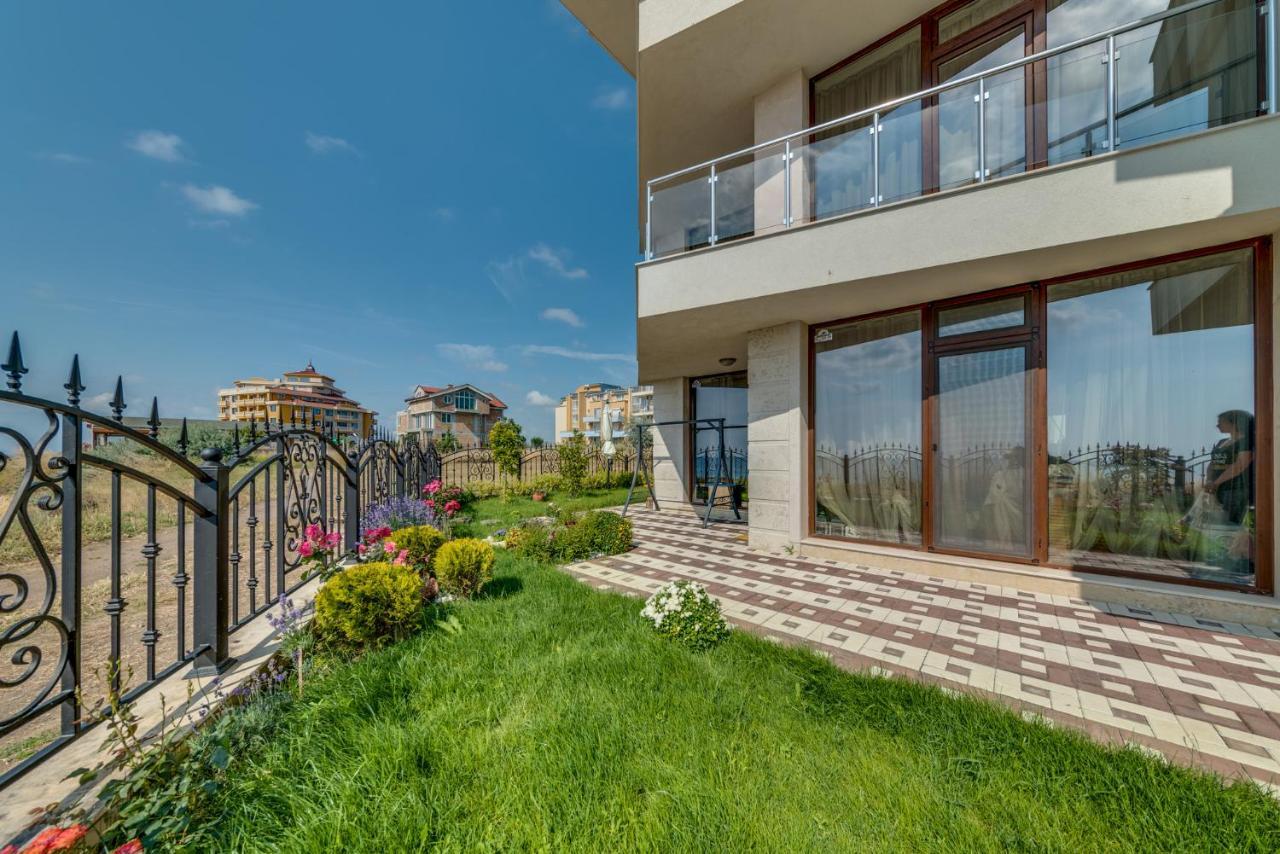 Apartcomplex Golden Bay Ravda Eksteriør bilde