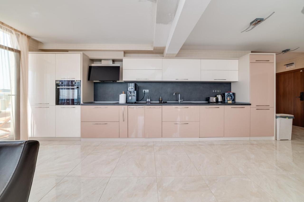 Apartcomplex Golden Bay Ravda Eksteriør bilde