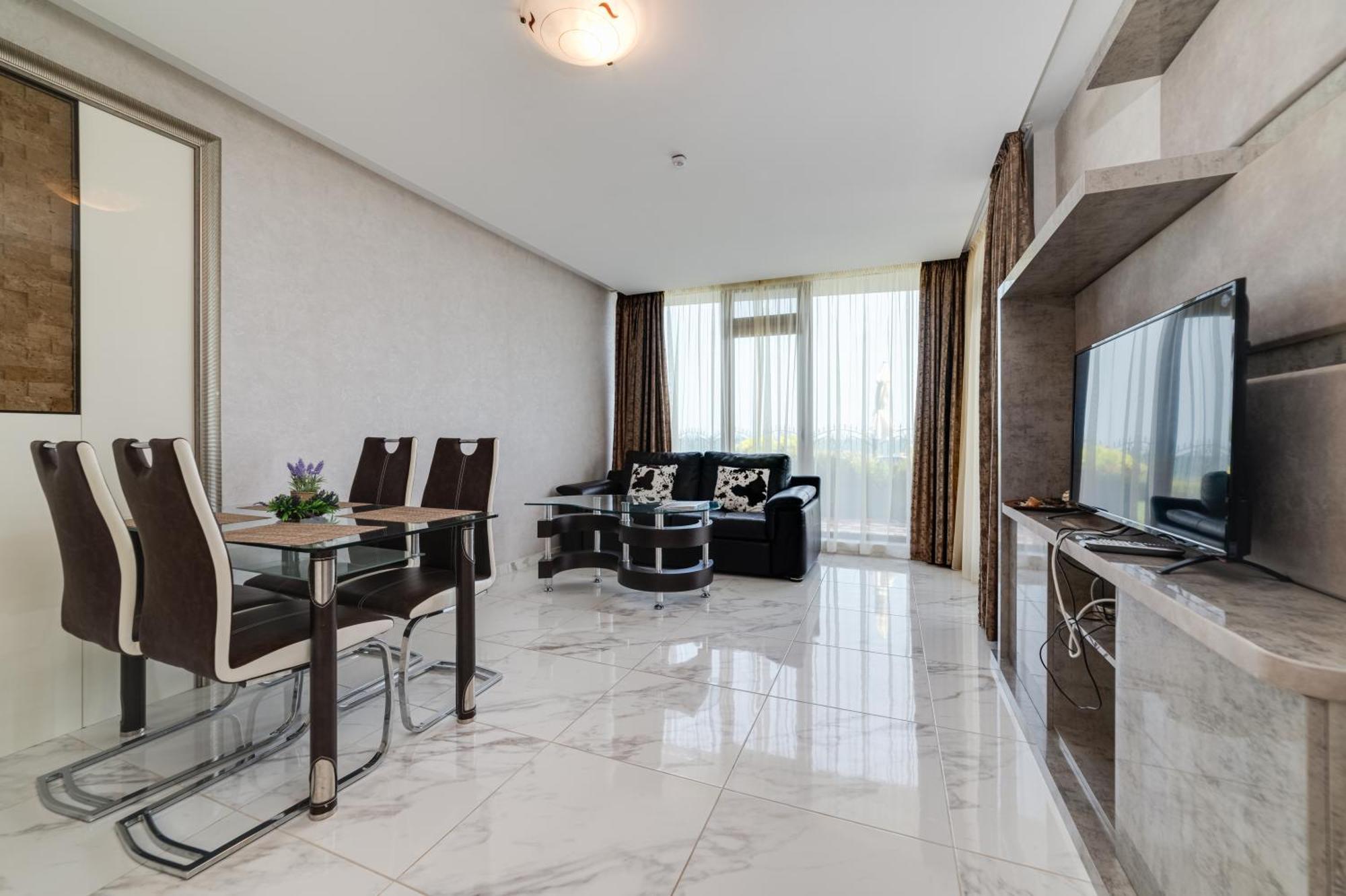 Apartcomplex Golden Bay Ravda Eksteriør bilde